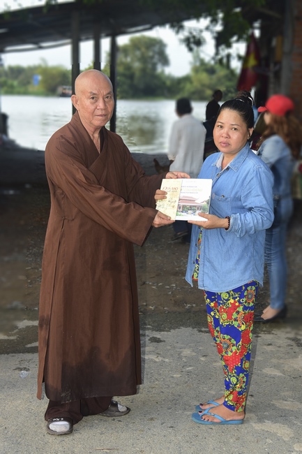 Cầu siêu và phóng sanh ở Củ Chi