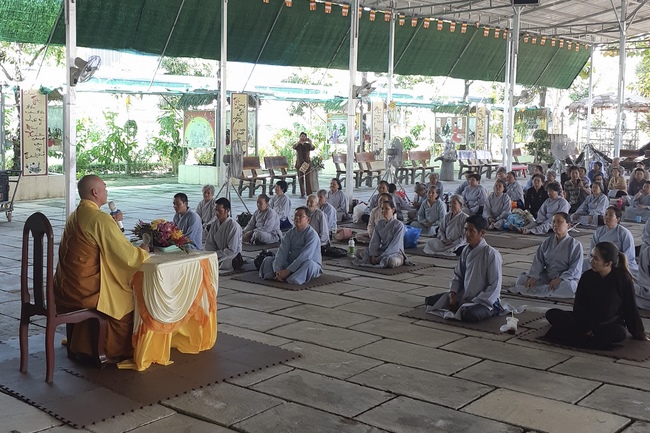 One-day Retreat at Hoang Phap Pagoda in Cambodia