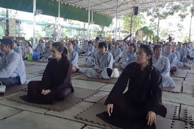 One-day Retreat at Hoang Phap Pagoda in Cambodia