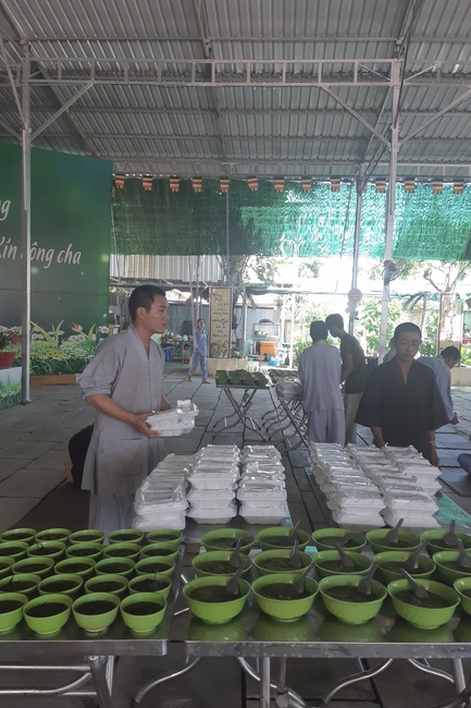 One-day Retreat at Hoang Phap Pagoda in Cambodia