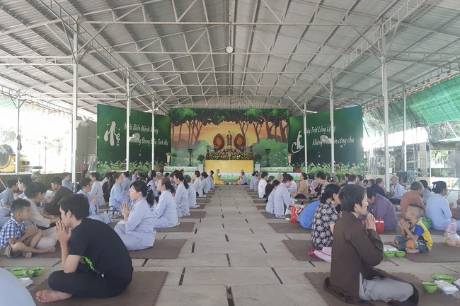One-day Retreat at Hoang Phap Pagoda in Cambodia