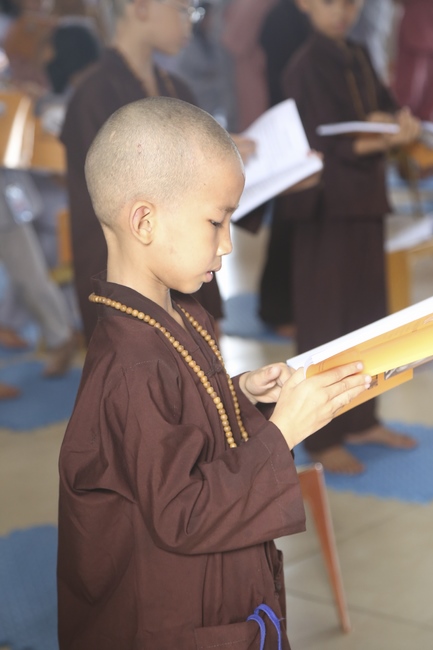 One-day Retreat - Ending the Playground “Sowing Lotus Seeds” at Dong Cao pagoda