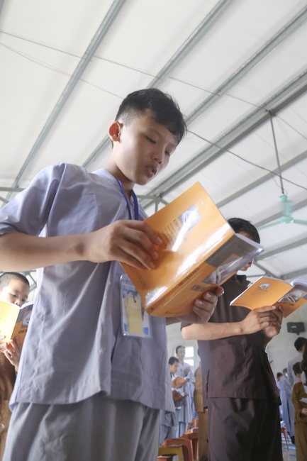 One-day Retreat - Ending the Playground “Sowing Lotus Seeds” at Dong Cao pagoda