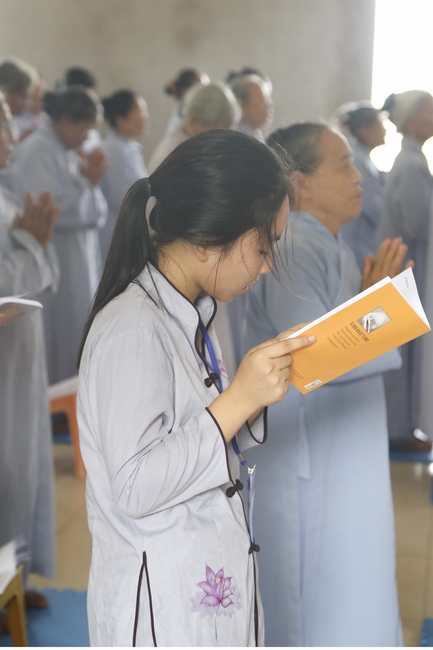 One-day Retreat - Ending the Playground “Sowing Lotus Seeds” at Dong Cao pagoda
