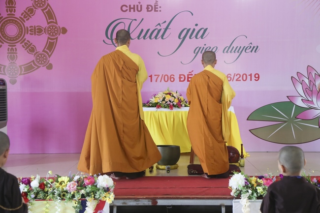 One-day Retreat - Ending the Playground “Sowing Lotus Seeds” at Dong Cao pagoda