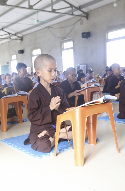 One-day Retreat - Ending the Playground “Sowing Lotus Seeds” at Dong Cao pagoda