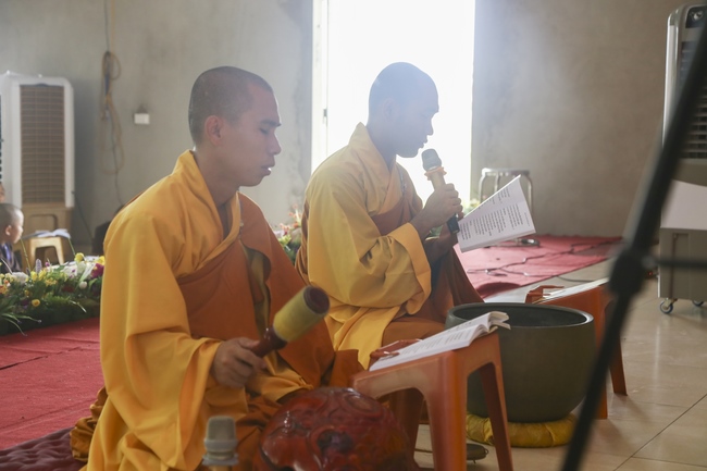 One-day Retreat - Ending the Playground “Sowing Lotus Seeds” at Dong Cao pagoda