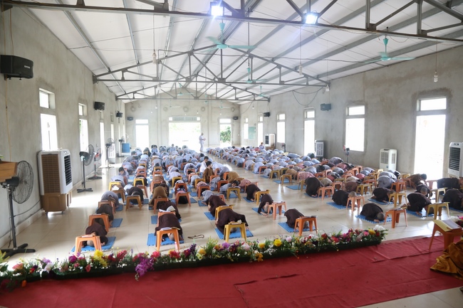 One-day Retreat - Ending the Playground “Sowing Lotus Seeds” at Dong Cao pagoda