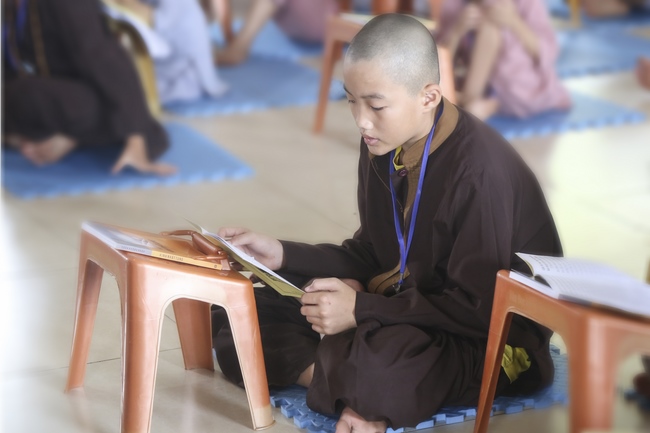 One-day Retreat - Ending the Playground “Sowing Lotus Seeds” at Dong Cao pagoda