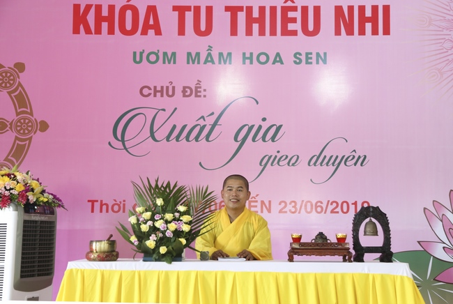 One-day Retreat - Ending the Playground “Sowing Lotus Seeds” at Dong Cao pagoda