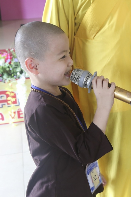 One-day Retreat - Ending the Playground “Sowing Lotus Seeds” at Dong Cao pagoda