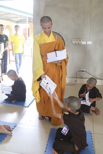 One-day Retreat - Ending the Playground “Sowing Lotus Seeds” at Dong Cao pagoda