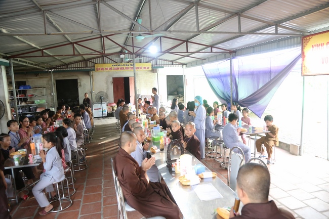 One-day Retreat - Ending the Playground “Sowing Lotus Seeds” at Dong Cao pagoda