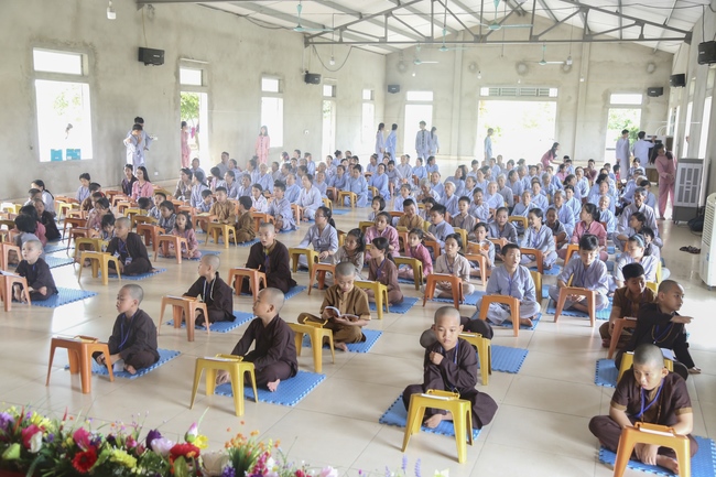 One-day Retreat - Ending the Playground “Sowing Lotus Seeds” at Dong Cao pagoda