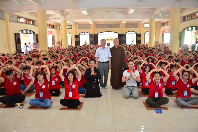 The fourth day at the Summer retreat of Tay Khanh Pagoda
