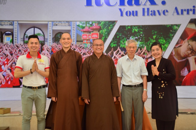 The fourth day at the Summer retreat of Tay Khanh Pagoda