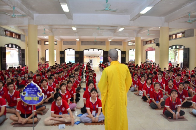 The fourth day at the Summer retreat of Tay Khanh Pagoda