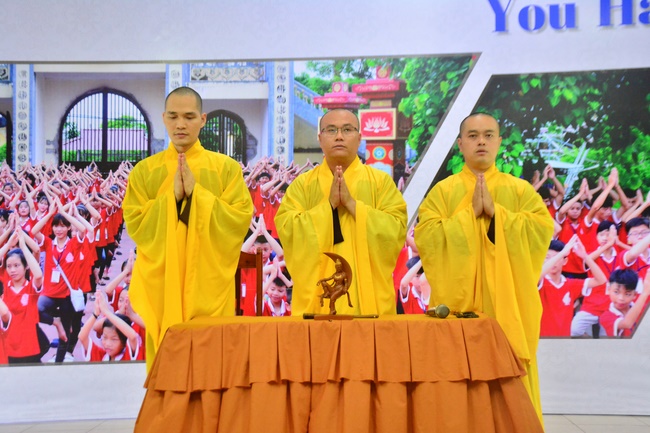 The fourth day at the Summer retreat of Tay Khanh Pagoda