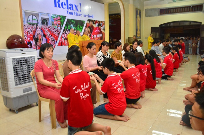The fourth day at the Summer retreat of Tay Khanh Pagoda