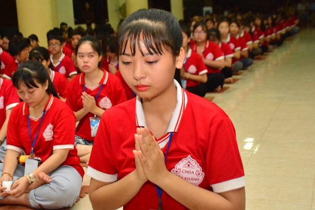 The fourth day at the Summer retreat of Tay Khanh Pagoda