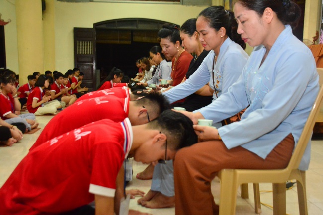 The fourth day at the Summer retreat of Tay Khanh Pagoda