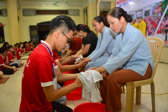 The fourth day at the Summer retreat of Tay Khanh Pagoda