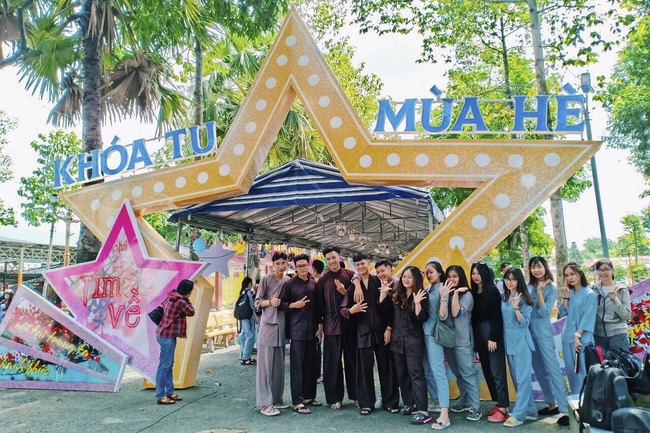 Open The 2019 Summer Retreat