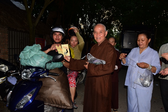 Phóng sanh tại Củ Chi và cầu siêu