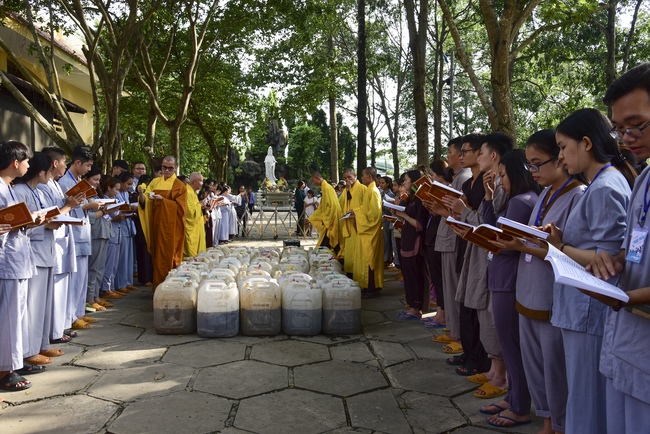 Phóng sanh tại Củ Chi và cầu siêu