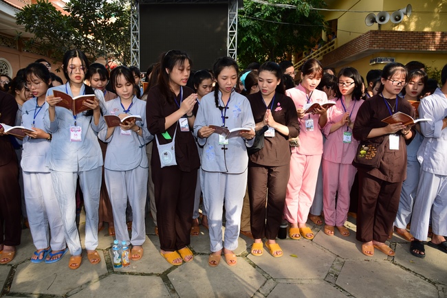 Phóng sanh tại Củ Chi và cầu siêu