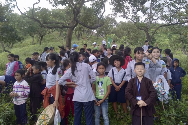 The Opening Ceremony of six-Harmony Camp of the Eighth time of Buddhist families in Binh Phuoc Province.