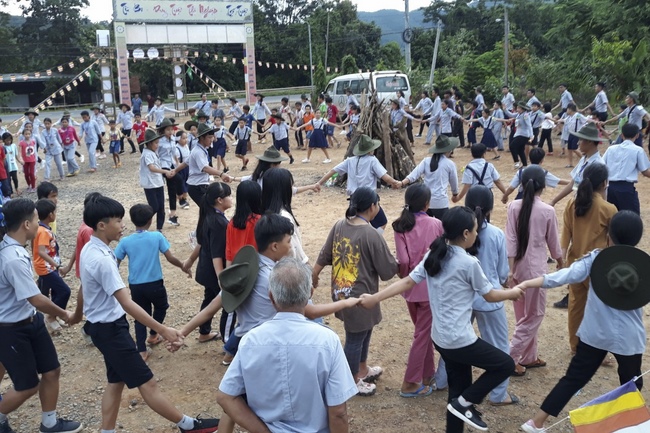 The Opening Ceremony of six-Harmony Camp of the Eighth time of Buddhist families in Binh Phuoc Province.