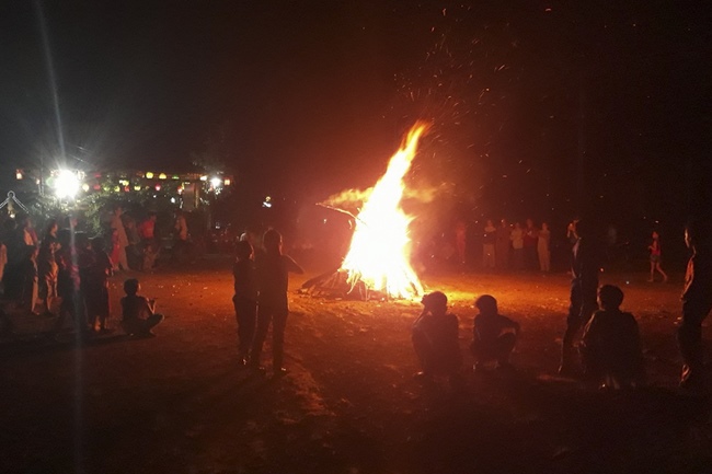 The Opening Ceremony of six-Harmony Camp of the Eighth time of Buddhist families in Binh Phuoc Province.