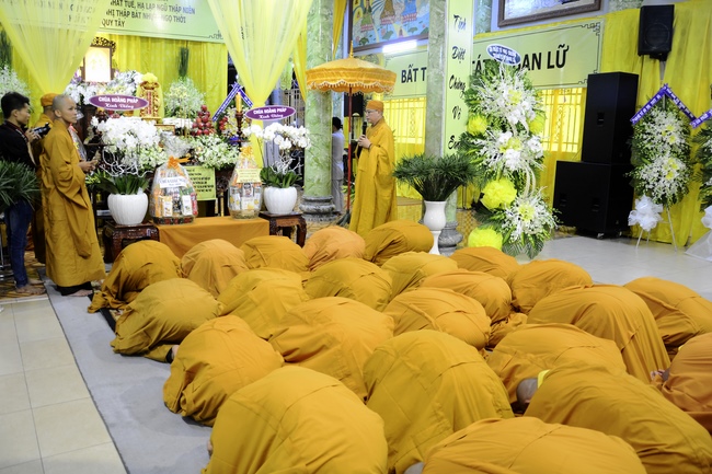 Viếng tang lễ cố Hòa thượng chùa Pháp Bửu