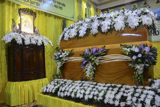 Viếng tang lễ cố Hòa thượng chùa Pháp Bửu