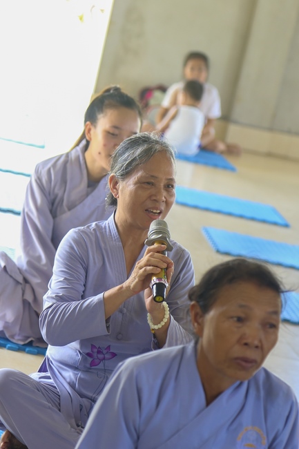 One-day Reciting the Buddha's name at Dong Cao Pagoda
