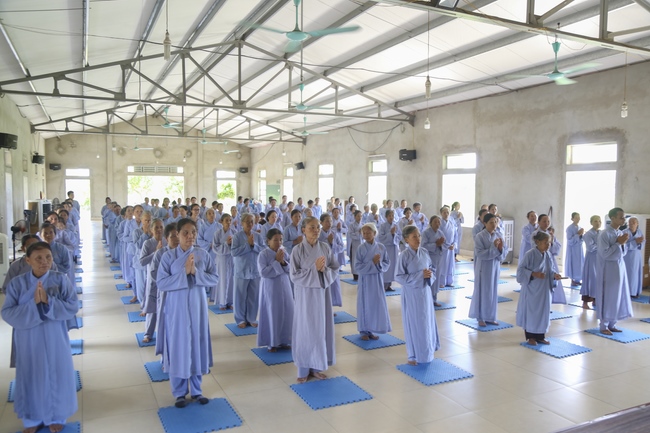 One-day Reciting the Buddha's name at Dong Cao Pagoda