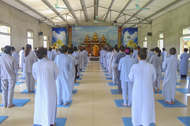 One-day Reciting the Buddha's name at Dong Cao Pagoda