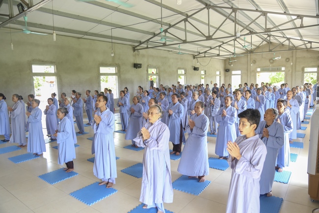 One-day Reciting the Buddha's name at Dong Cao Pagoda
