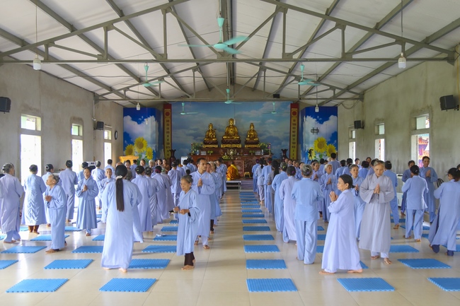 One-day Reciting the Buddha's name at Dong Cao Pagoda