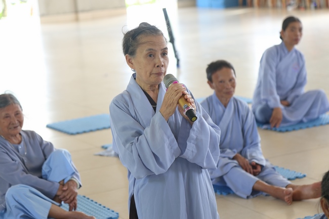 One-day Reciting the Buddha's name at Dong Cao Pagoda