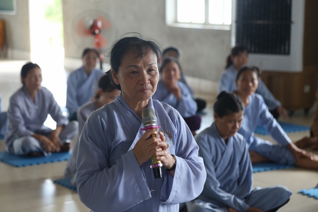 One-day Reciting the Buddha's name at Dong Cao Pagoda