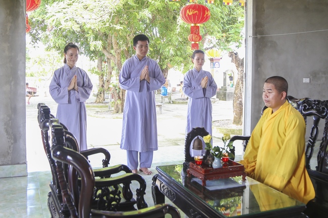One-day Reciting the Buddha's name at Dong Cao Pagoda