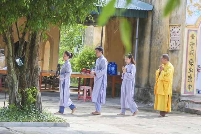 One-day Reciting the Buddha's name at Dong Cao Pagoda