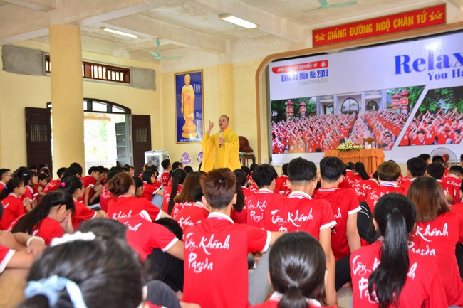 The late day of the Summer retreat at Tay Khanh Pagoda