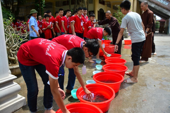 The late day of the Summer retreat at Tay Khanh Pagoda