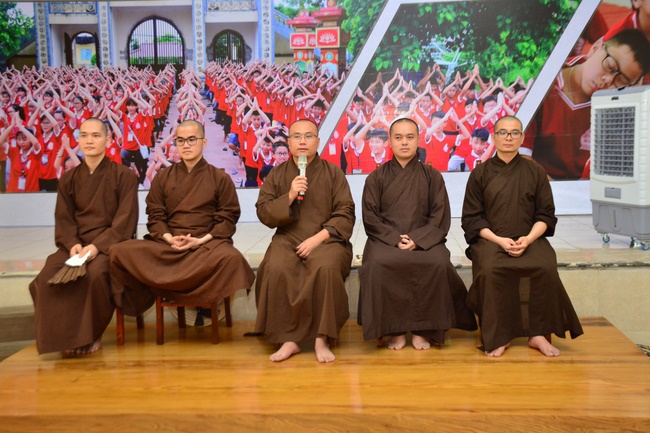 The late day of the Summer retreat at Tay Khanh Pagoda