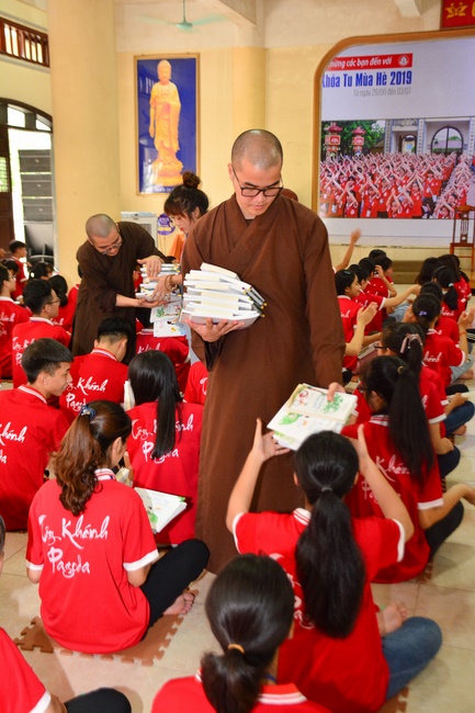 The late day of the Summer retreat at Tay Khanh Pagoda