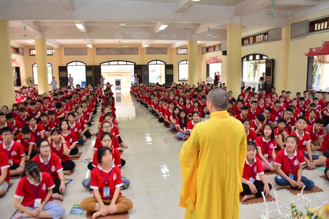 The late day of the Summer retreat at Tay Khanh Pagoda