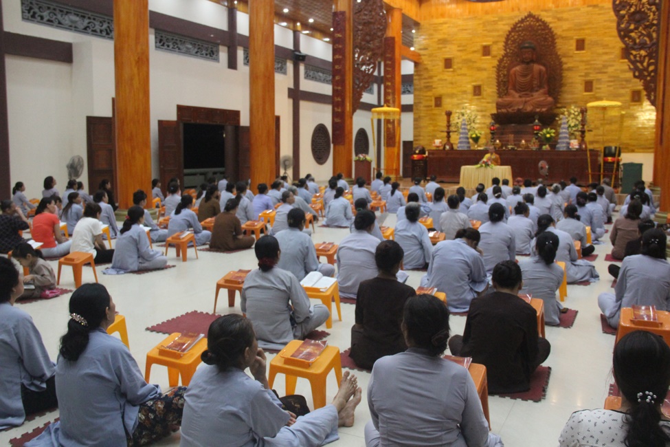 The repentant ceremony at the Giai Lam Pagoda